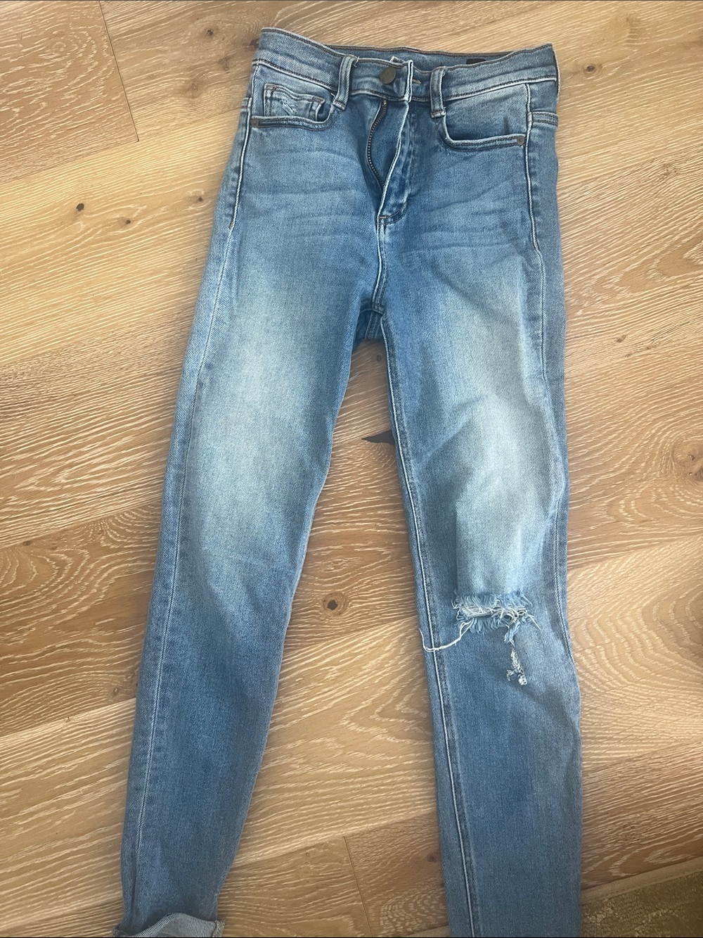 Black Label Light Blue Skinny Jeans with Distressed Knee